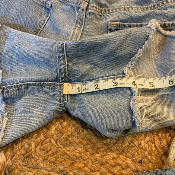 Old Navy Cut Off Shorts Happy Face Embroidered Flower Denim Girls 18 Plus - Picture 16 of 16